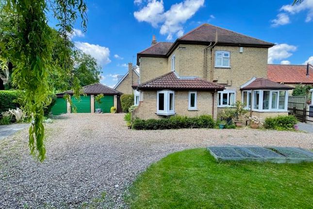 4 bed property, in Silver Street, £425,000