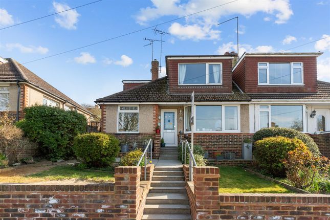 3 bed property, in Dale View, £450,000