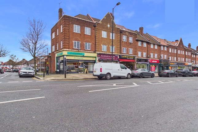 4 bed property, in Bowes Road, £365,000