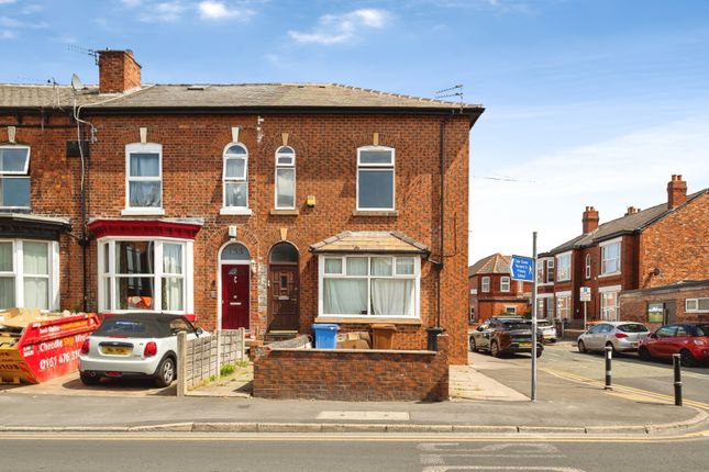 4 bed property, in Shaw Heath, £300,000