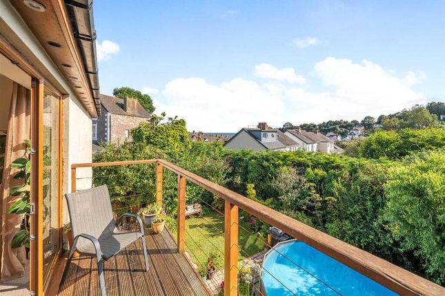 4 bed property, in Paradise Road, £795,000
