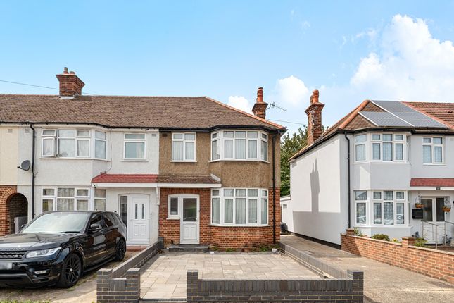 3 bed property, in Carlyon Road, £475,000