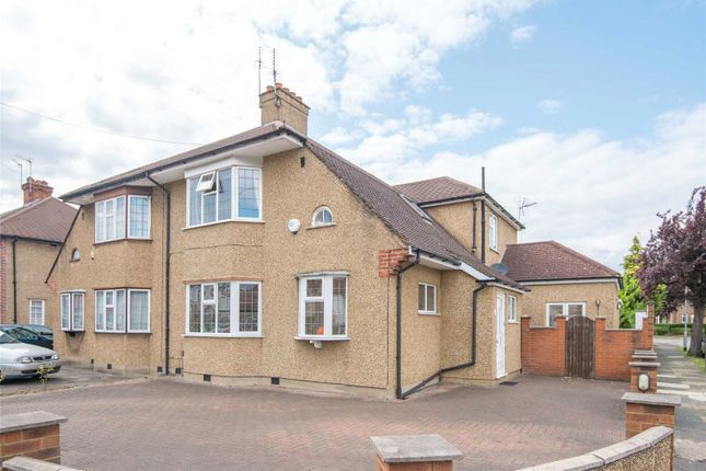 4 bed property, in North View, £800,000