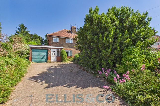 4 bed property, in Estridge Way, £600,000