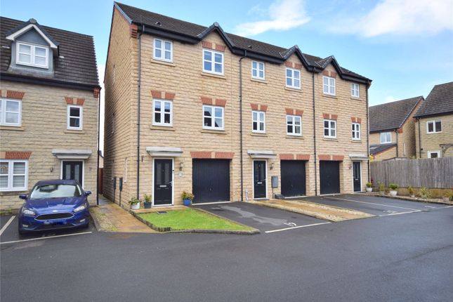 4 bed property, in Stephen Mews, £270,000