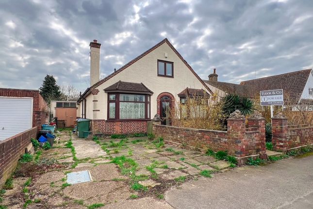 3 bed property, in Pool Road, £699,950