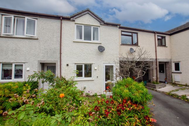2 bed property, in 12 Cherry Tree Close, £140,000