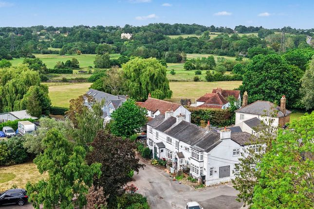 3 bed property, in Belchers Lane, £485,000