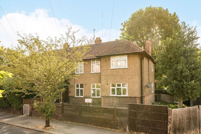 2 bed property, in Norbiton Avenue, £400,000