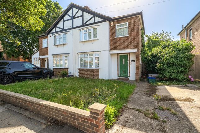 3 bed property, in Bourne Vale, £580,000
