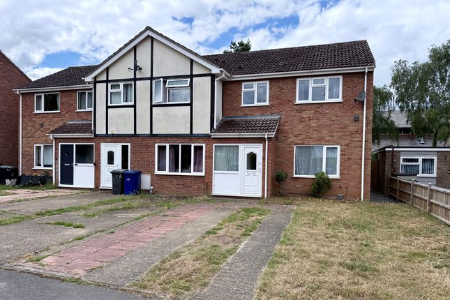 3 bed property, in Blackbird Road, £220,000