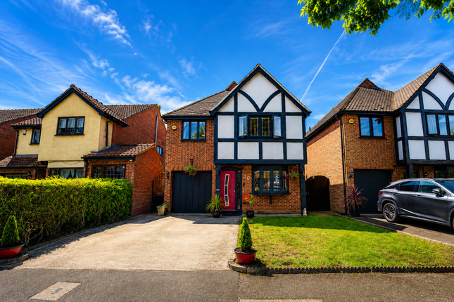 5 bed property, in Rockingham Avenue, £1,000,000