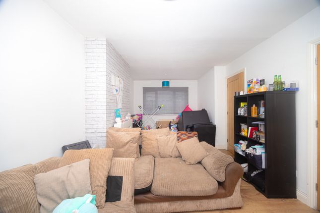 2 bed property, in Standalane, £75,000