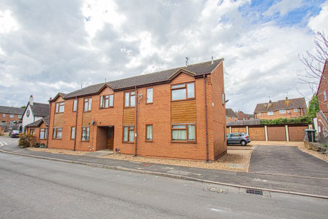 1 bed property, in Park Road, £477,750