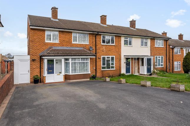 3 bed property, in Hobs Meadow, £290,000