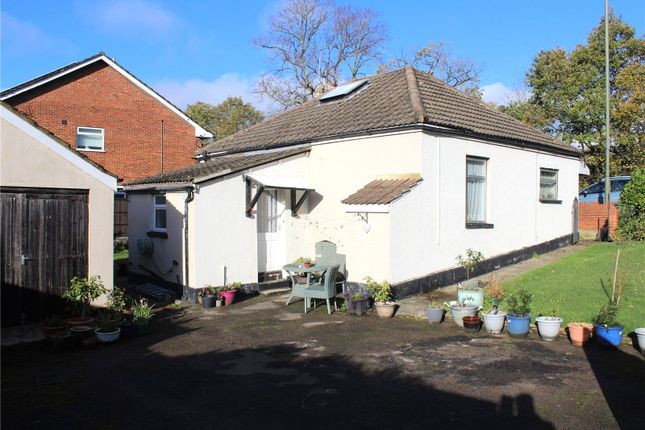 2 bed property, in Ash Hill Road, £450,000