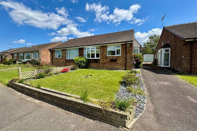 2 bed property, in Village Way, £290,000