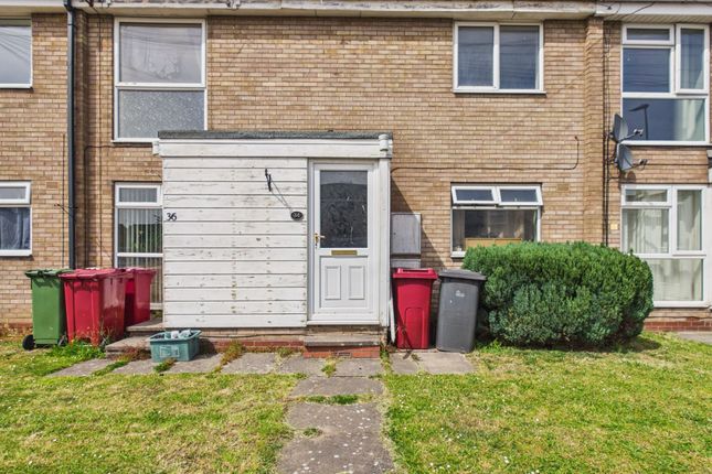 2 bed property, in Kensington Road, £50,000