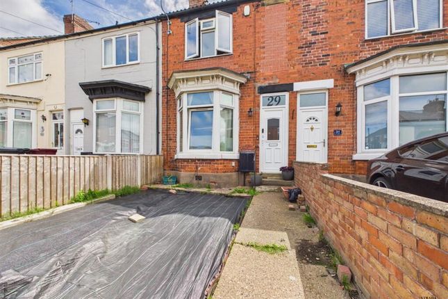2 bed property, in Sutton Hall Road, £89,000