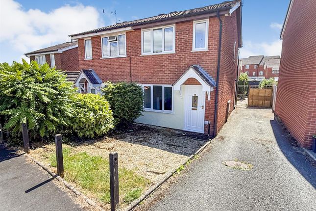 2 bed property, in Middleton Close, £185,000