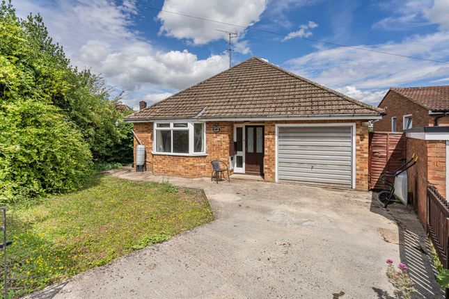 2 bed property, in Mount Pleasant Close, £350,000