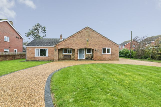 4 bed property, in Green Lane, £600,000