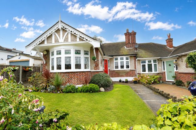 3 bed property, in The Crescent, £425,000