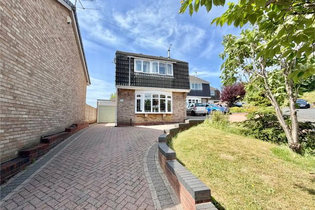 2 bed property, in Glenwood Close, £220,000