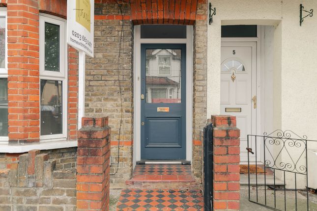 2 bed property, in Kimberley Road, £400,000