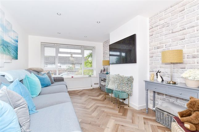 3 bed property, in Primrose Drive, £425,000