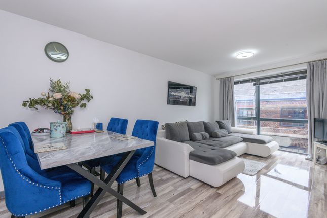 2 bed property, in Marshall Street, £224,950