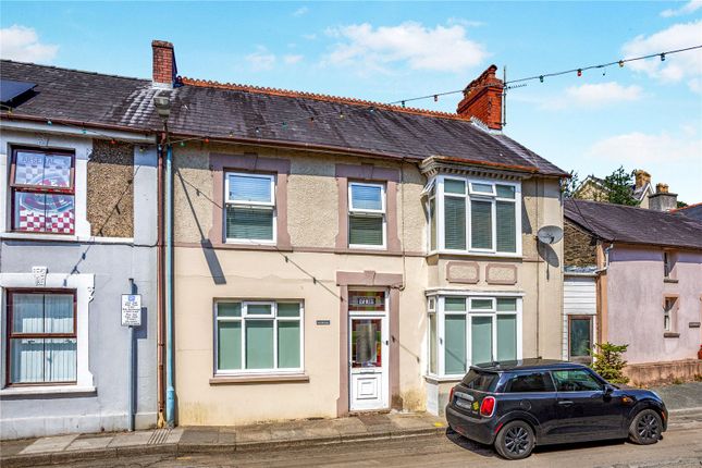 3 bed property, in High Street, £195,000