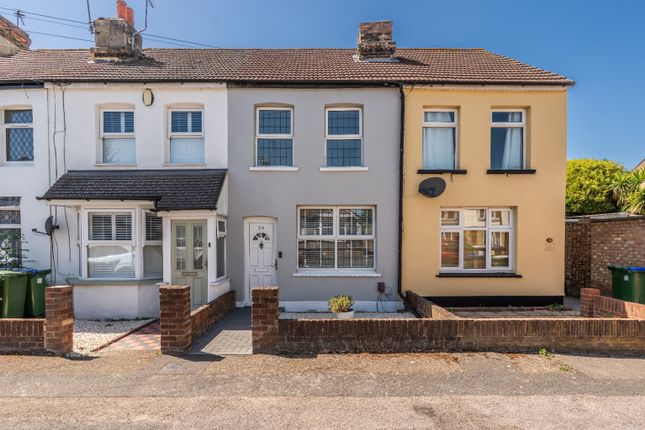 2 bed property, in Harcourt Road, £375,000