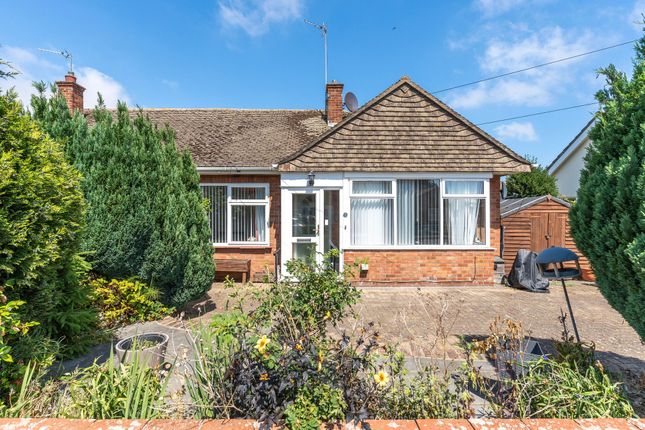 2 bed property, in Elm Avenue, £210,000