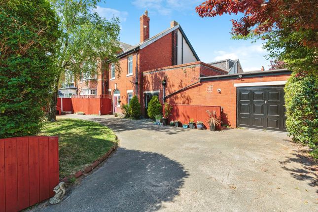 4 bed property, in Derbe Road, £325,000