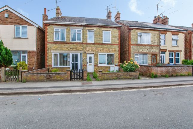 3 bed property, in Osborne Road, £140,000