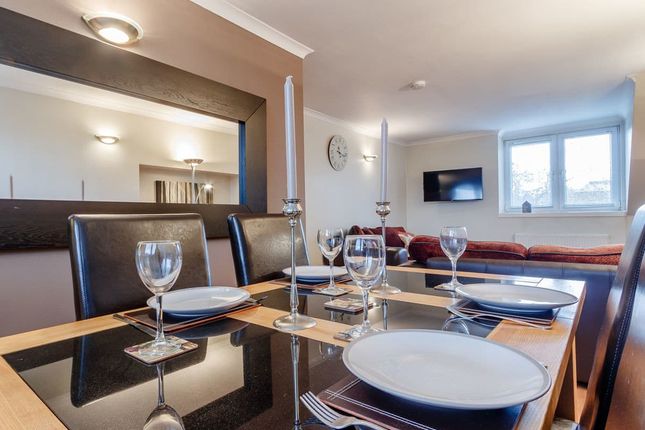 2 bed property, in Bright Street, £180,000