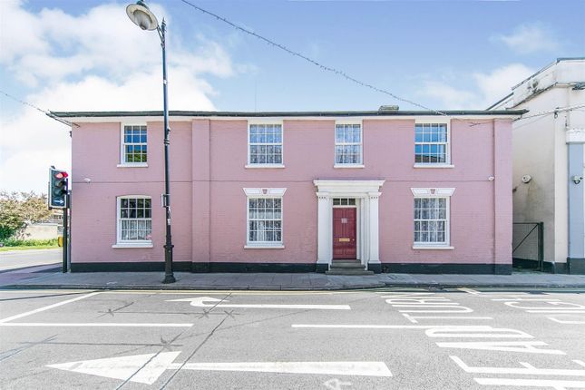 7 bed property, in East Street, £750,000