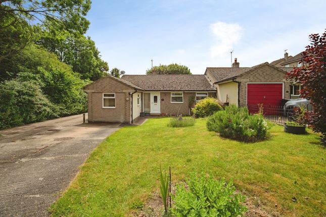 3 bed property, in Paynes Close, £300,000