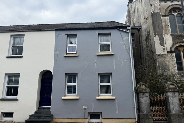 5 bed property, in Hamilton Terrace, £215,000