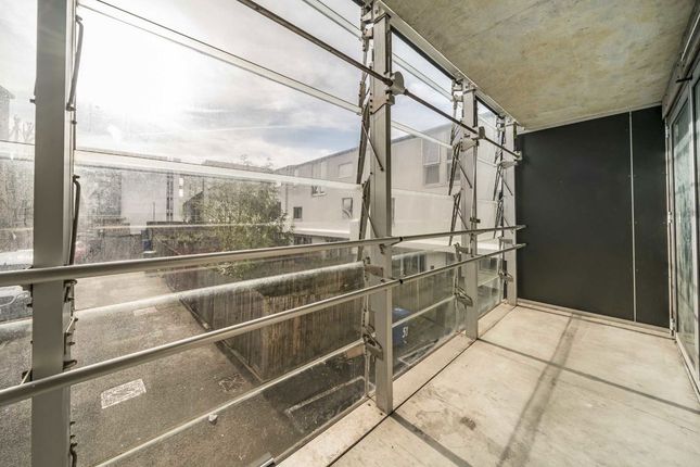 1 bed property, in Consort Road, £299,999