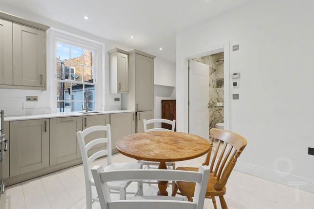 2 bed property, in Pratt Street, £410,000