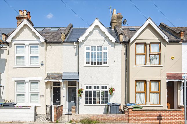 2 bed property, in Queens Road, £600,000