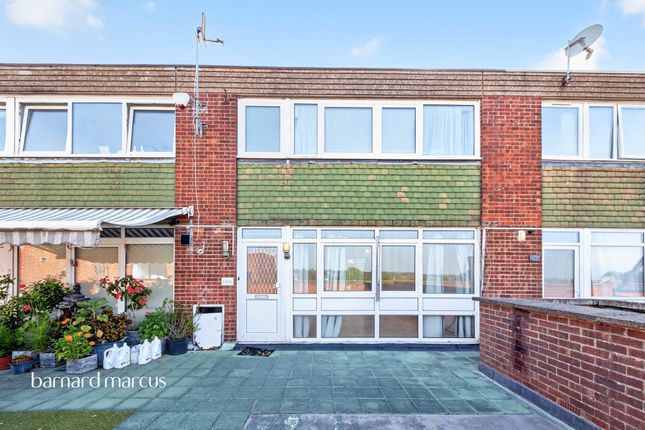 3 bed property, in High Road, £400,000
