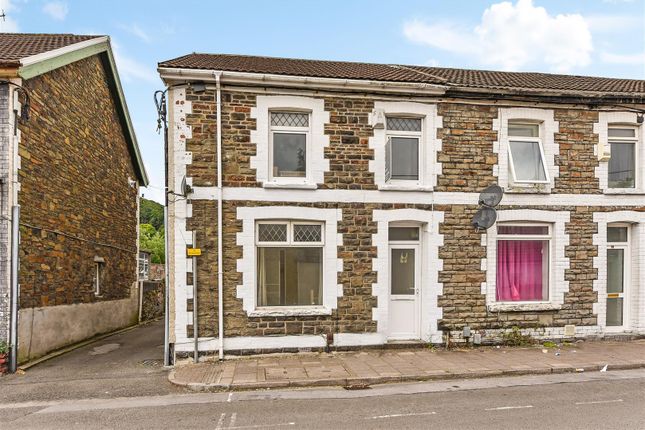 4 bed property, in Meadow Street, £158,500