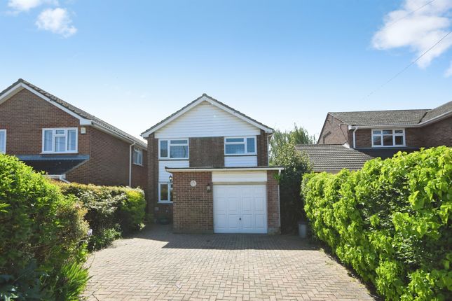 3 bed property, in Peartree Lane, £600,000