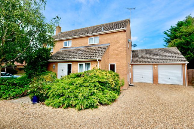 4 bed property, in Kidmans Close, £500,000