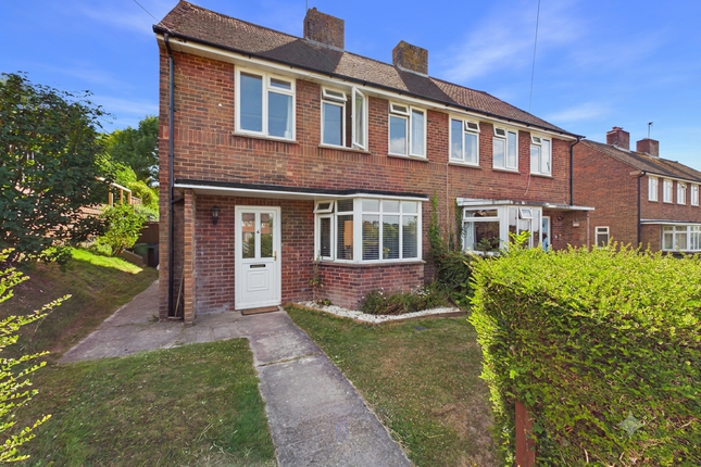 3 bed property, in Chestnut Road, £500,000