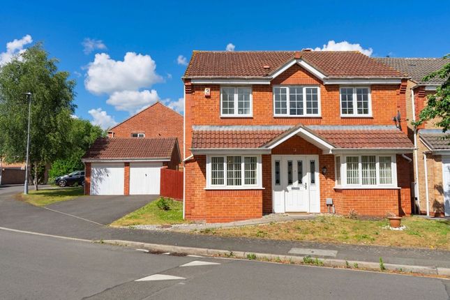 4 bed property, in Weir Close, £395,000
