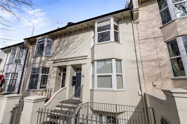 1 bed property, in Franklin Road, £300,000